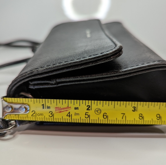 Matt & Nat Black Crossbody Purse - Picture 5 of 13